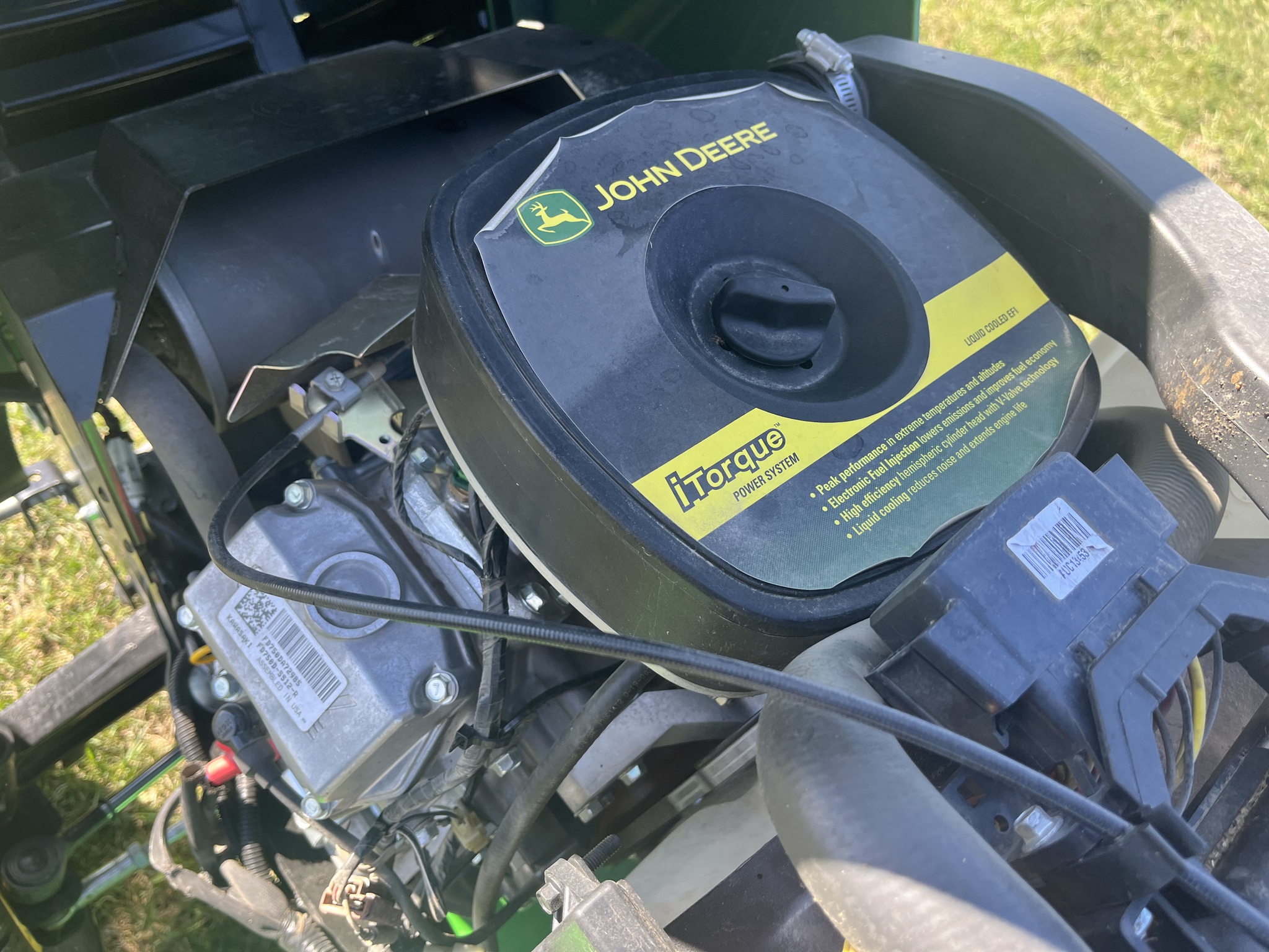 2024 John Deere X730 Image 14