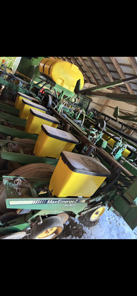 Used 1994 John Deere 7200 Planters: Drawn at Koenig Equipment in Rushville, IN - Photo3