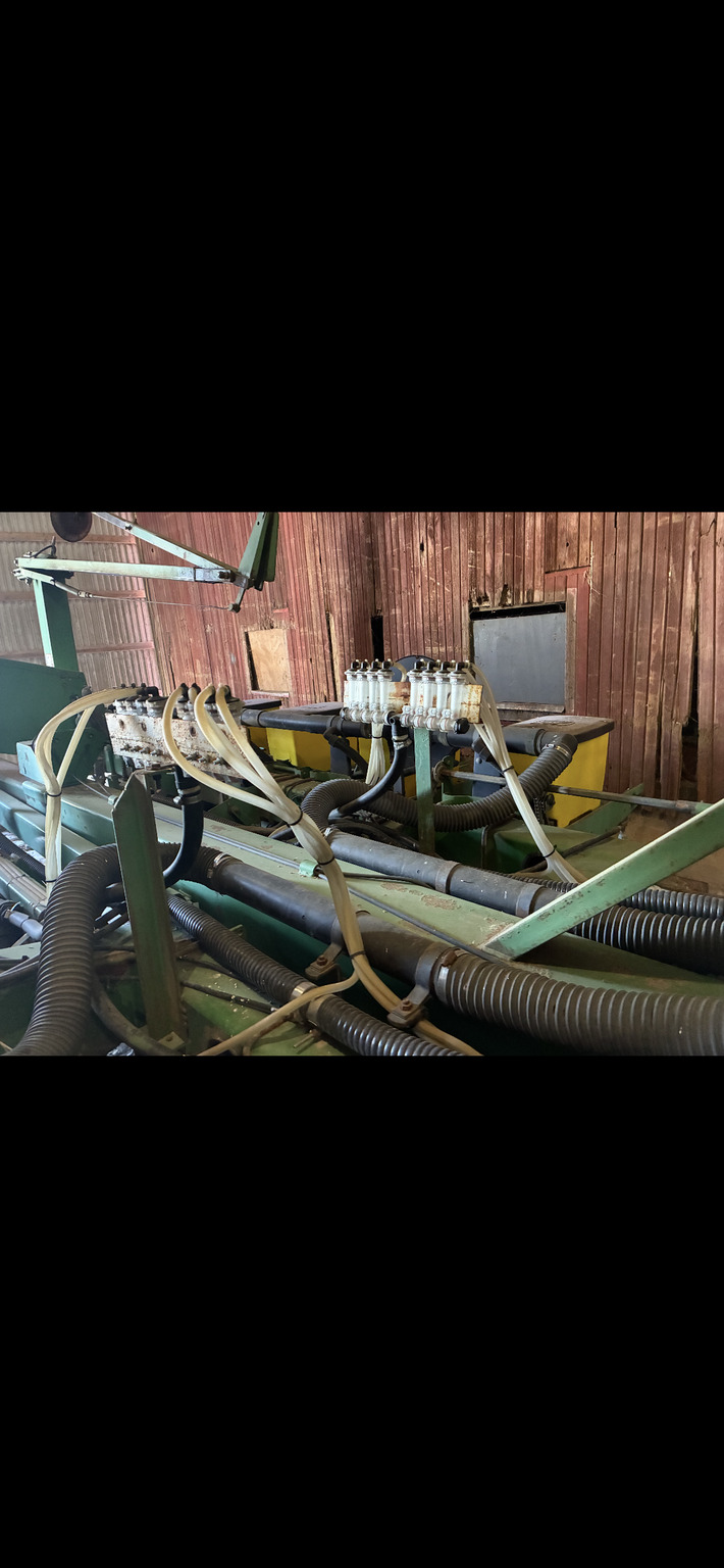 Used 1994 John Deere 7200 Planters: Drawn at Koenig Equipment in Rushville, IN - PhotoXL11