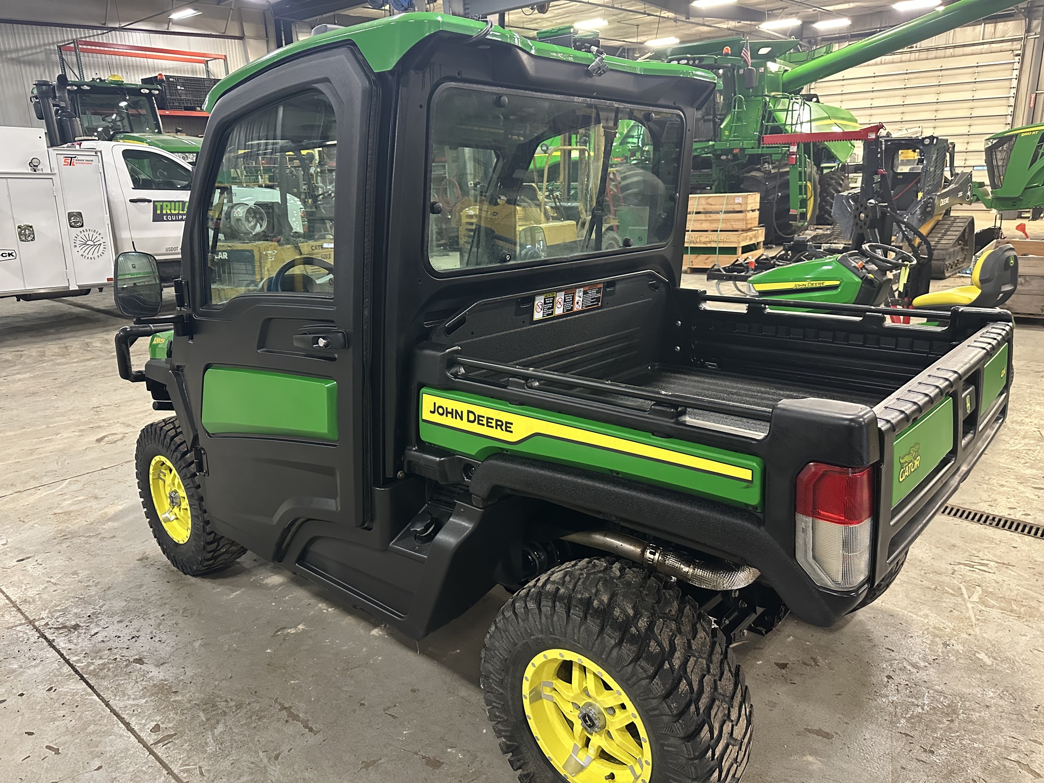 2023 John Deere XUV 835R Image 22