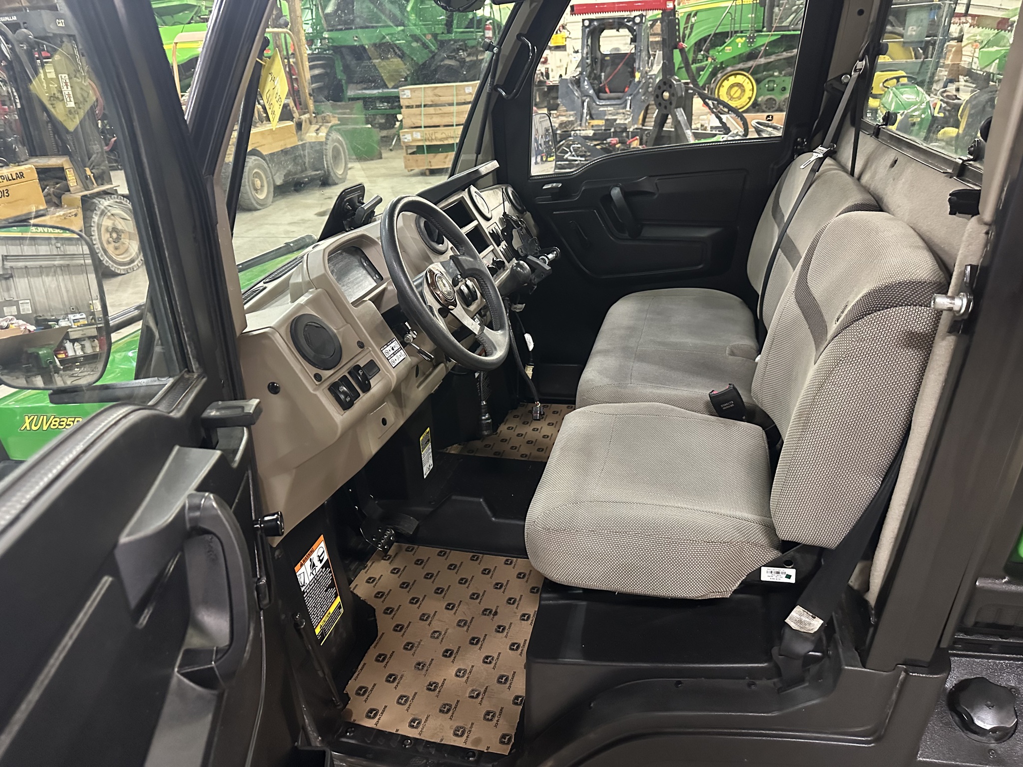 2023 John Deere XUV 835R Image 15