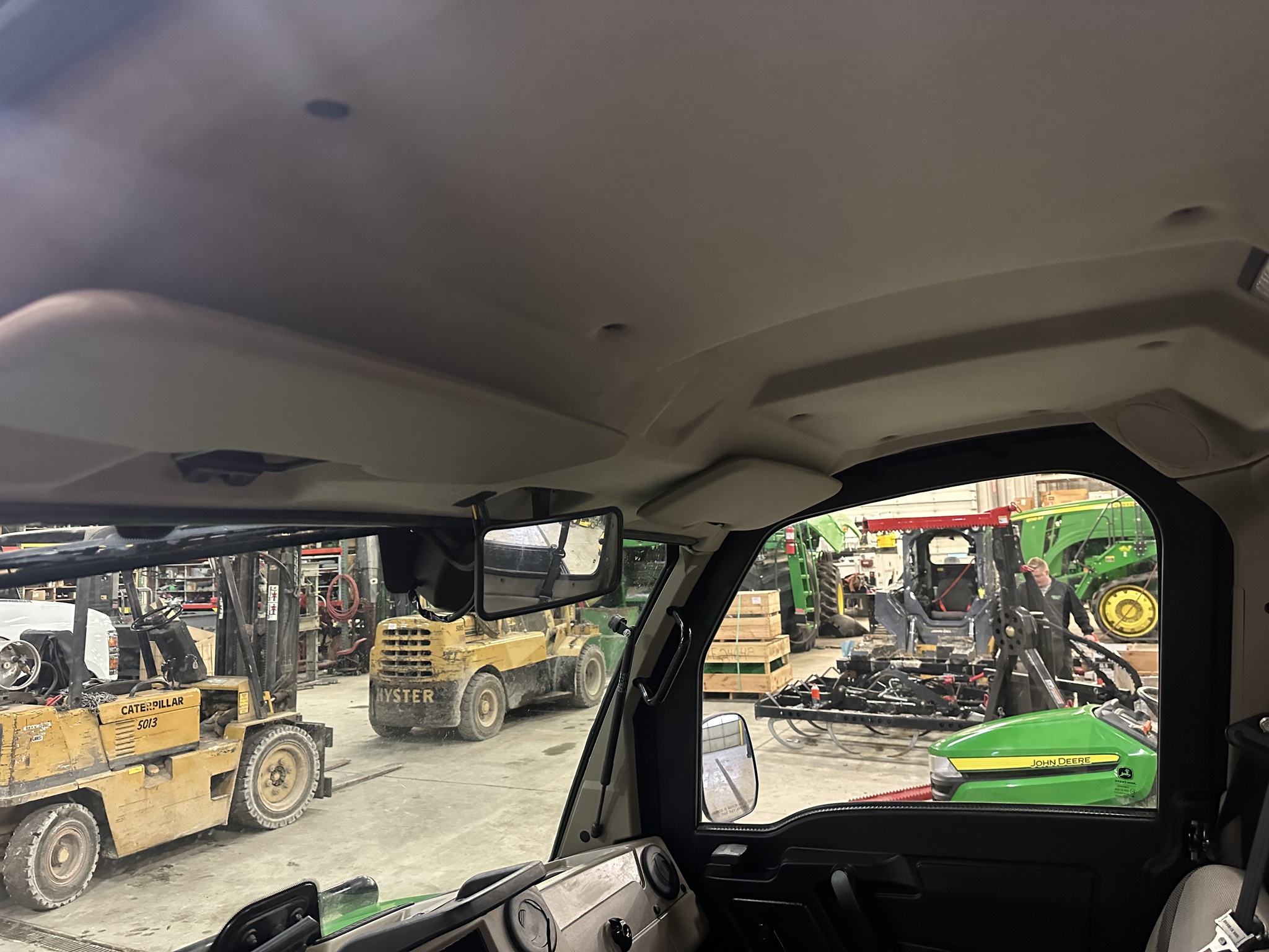 2023 John Deere XUV 835R Image 14