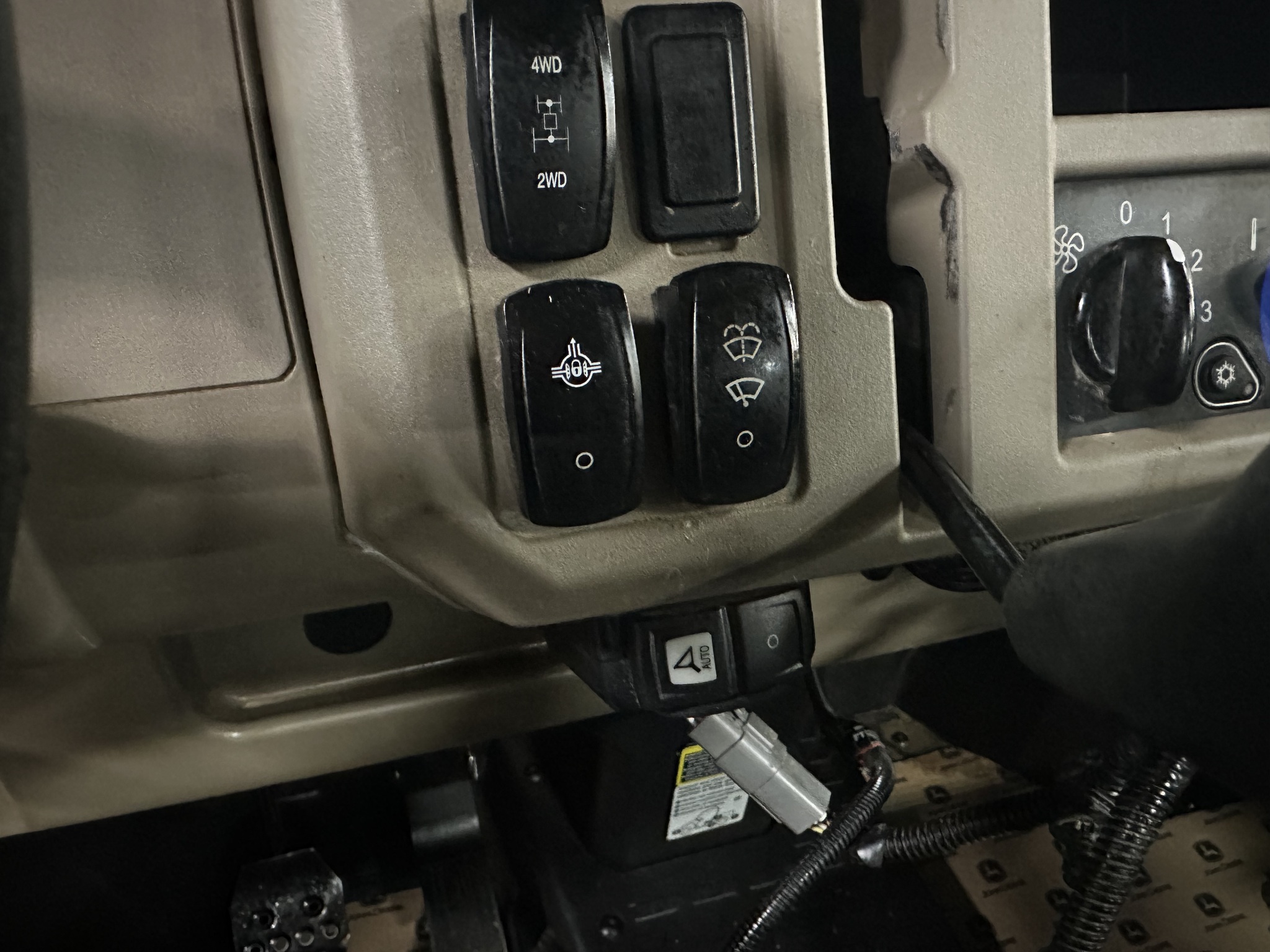 2023 John Deere XUV 835R Image 7