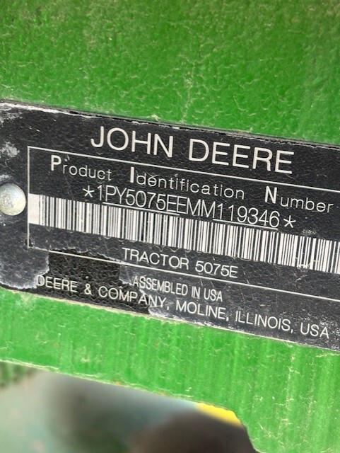 2021 John Deere 5075E Image 10