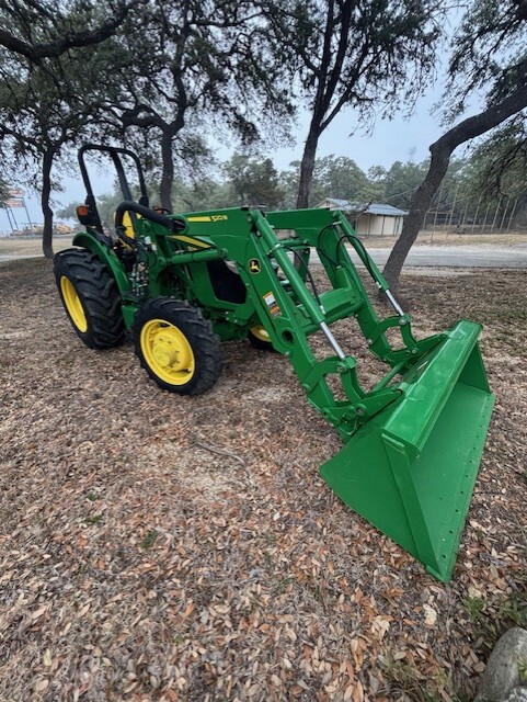2021 John Deere 5075E Image 2