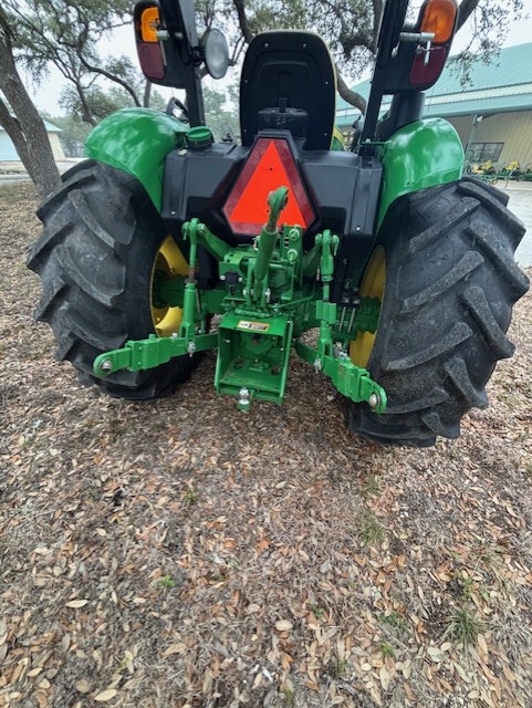2021 John Deere 5075E Image 9