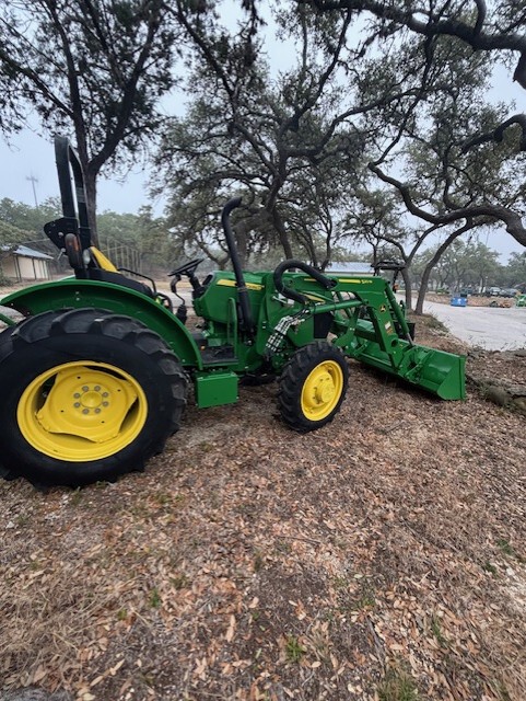 2021 John Deere 5075E Image 5