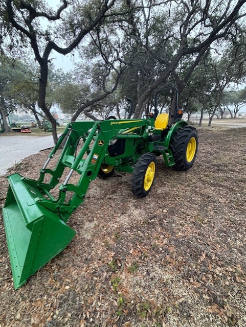 2021 John Deere 5075E Image 1