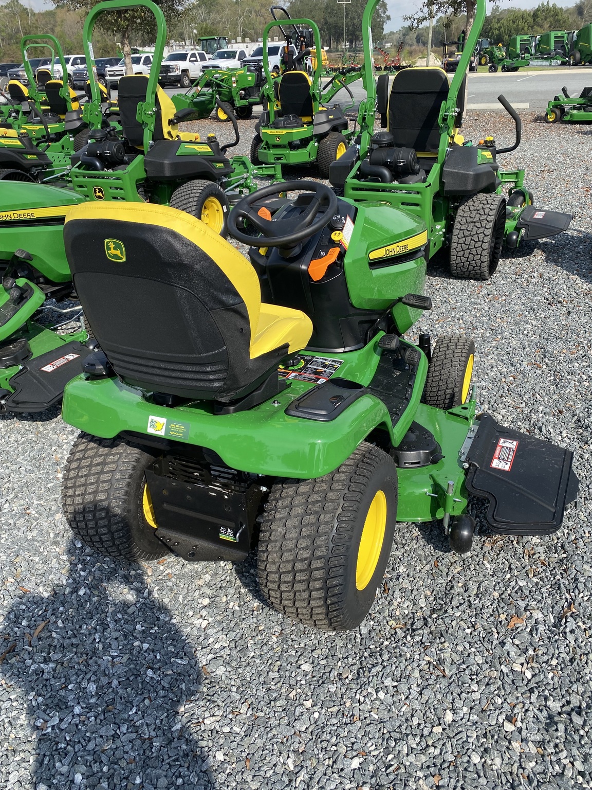 2026 John Deere X380 Image 4