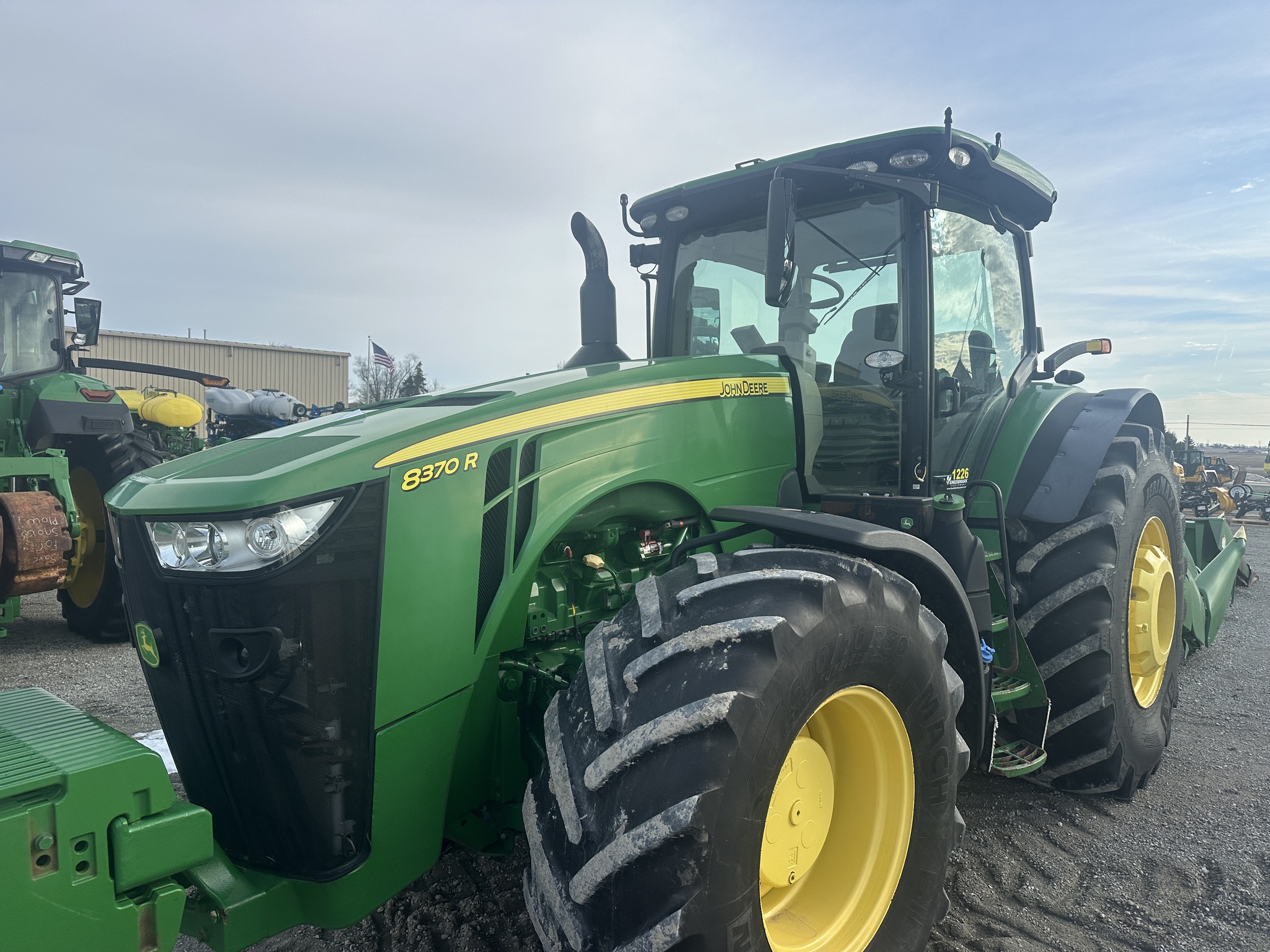 2019 John Deere 8370R Image 1