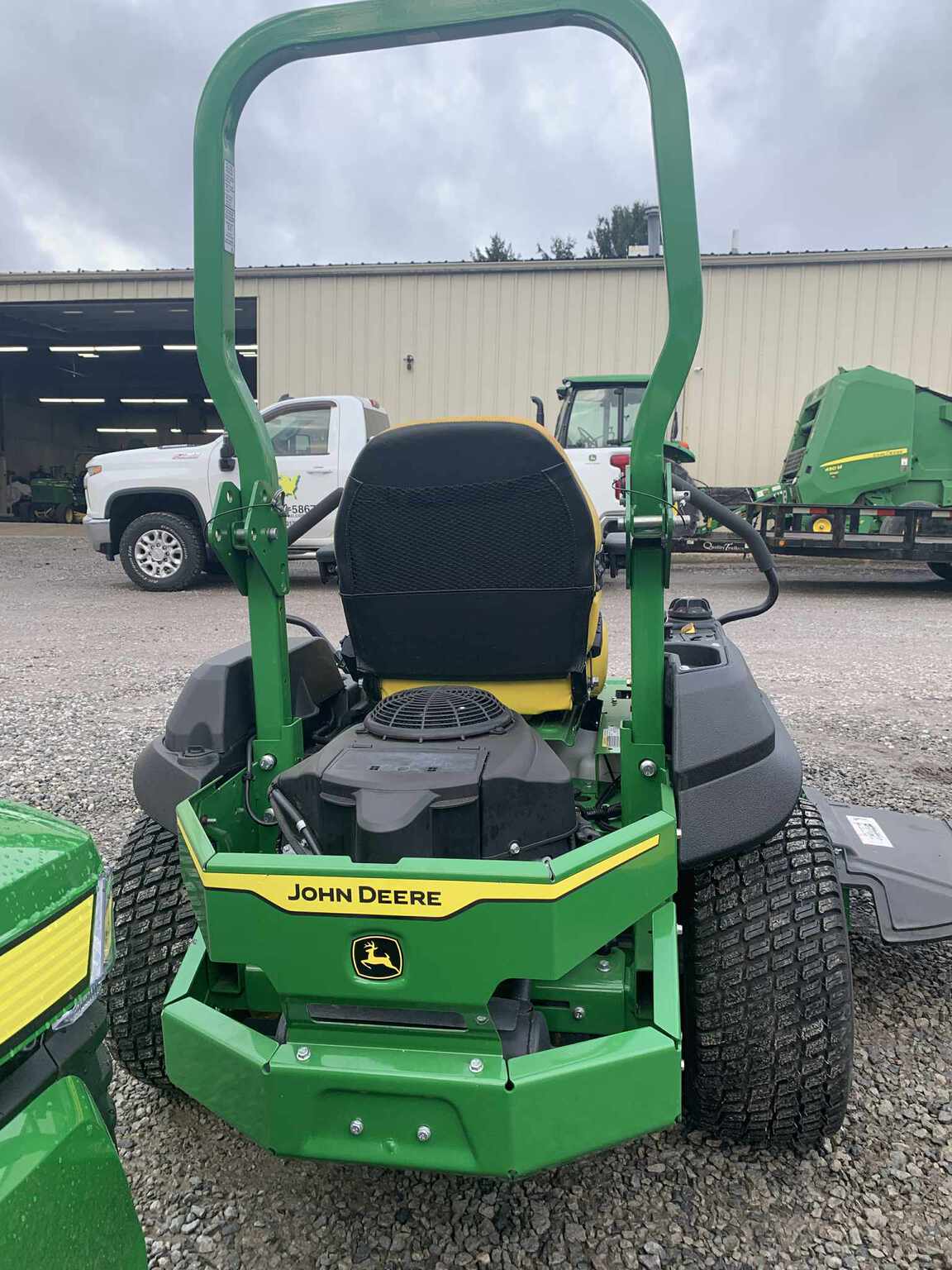 2023 John Deere Z720E Image 4