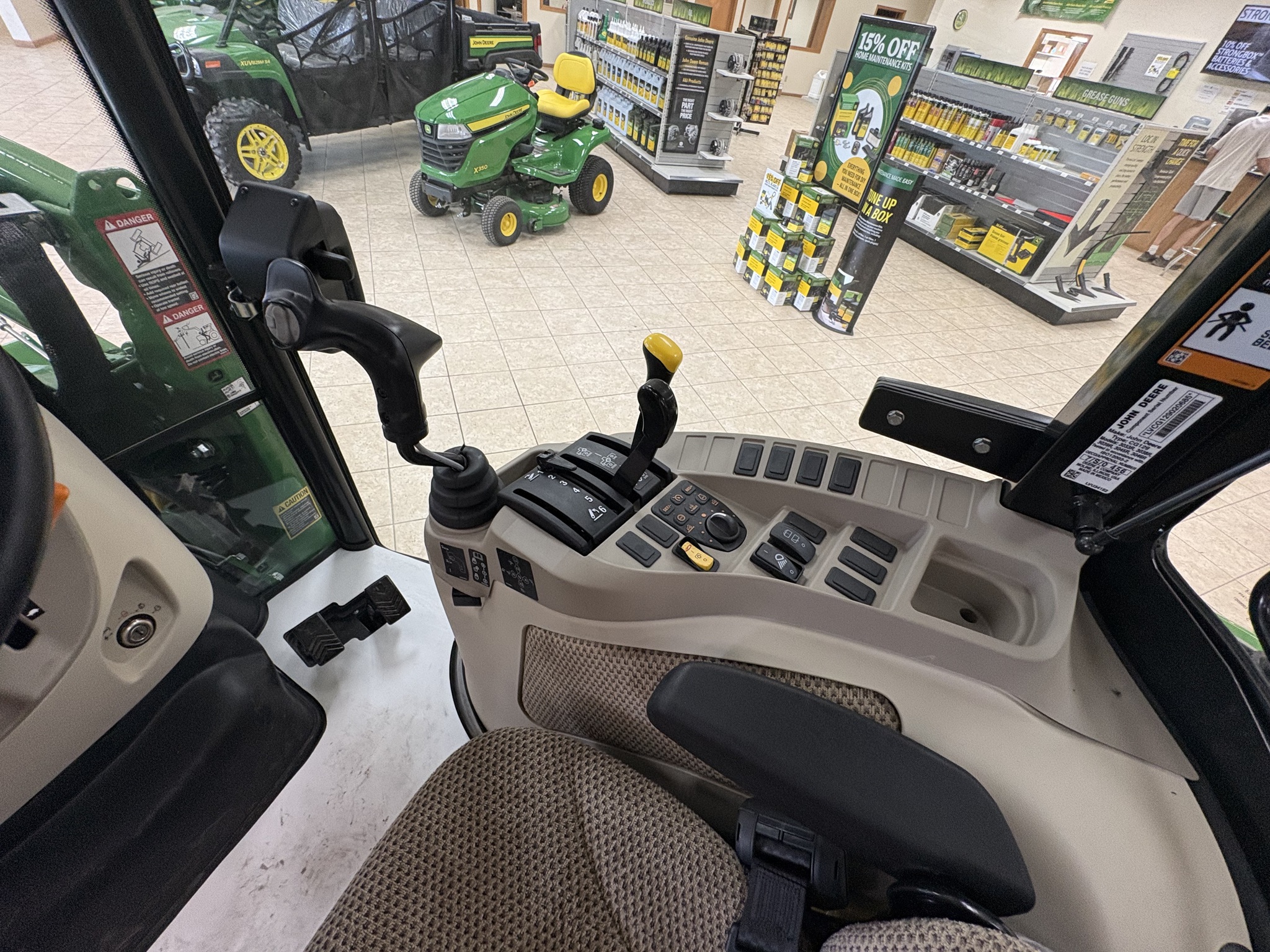  2025 John Deere 3046R at Heritage Tractor in Carthage, IL