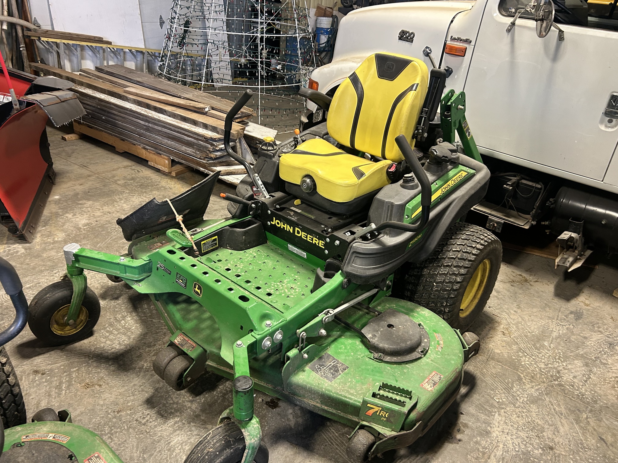 2022 John Deere Z950M Image 3