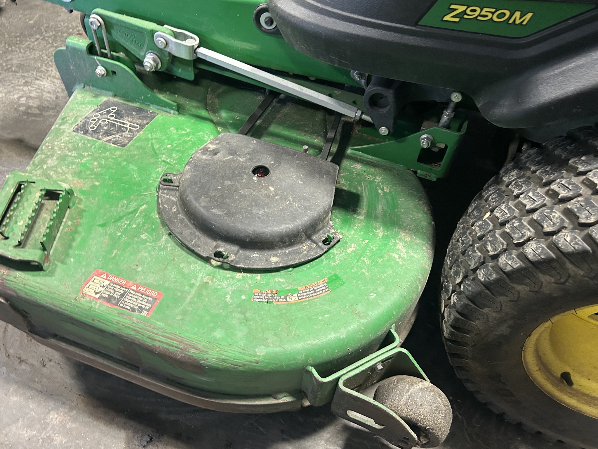 2022 John Deere Z950M Image 8