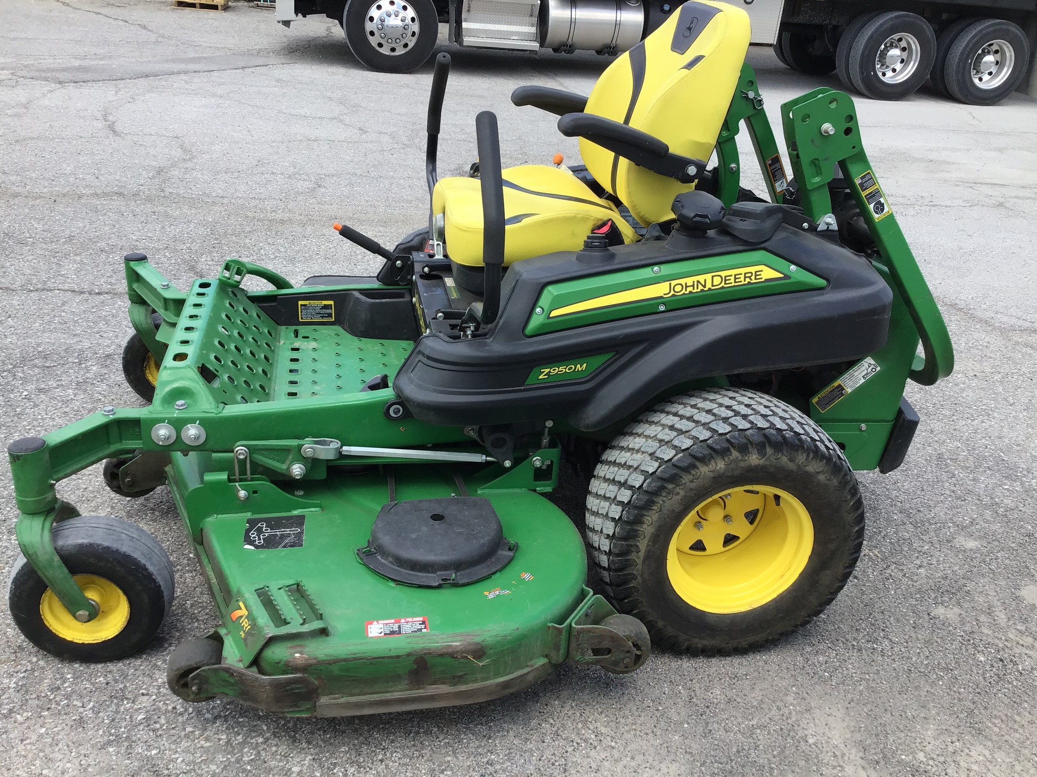 2022 John Deere Z950M Image 6