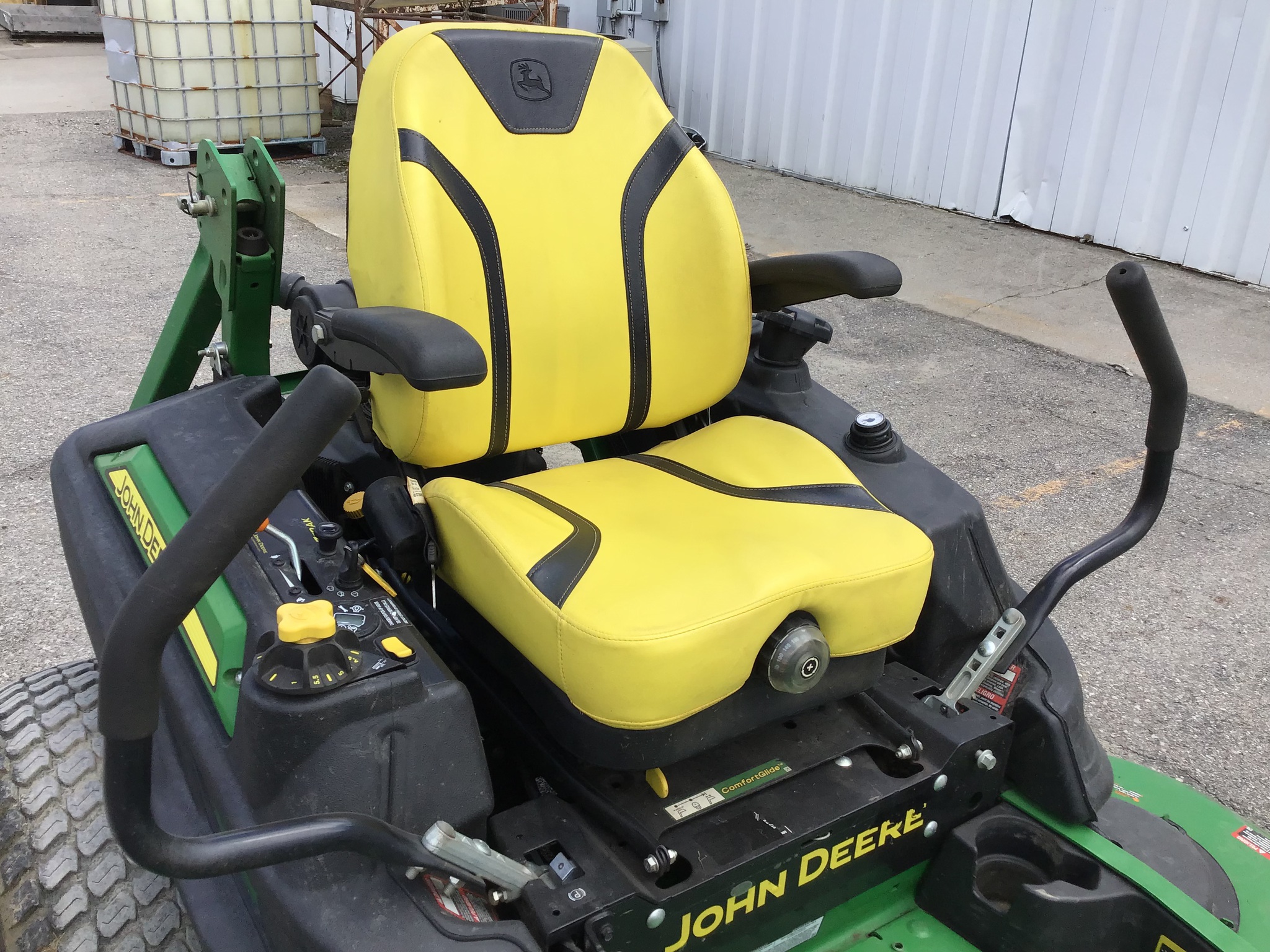 2022 John Deere Z950M Image 10