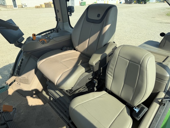 2025 John Deere 8R 370 - Photo8
