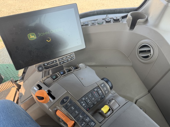 2025 John Deere 8R 370 - Photo10