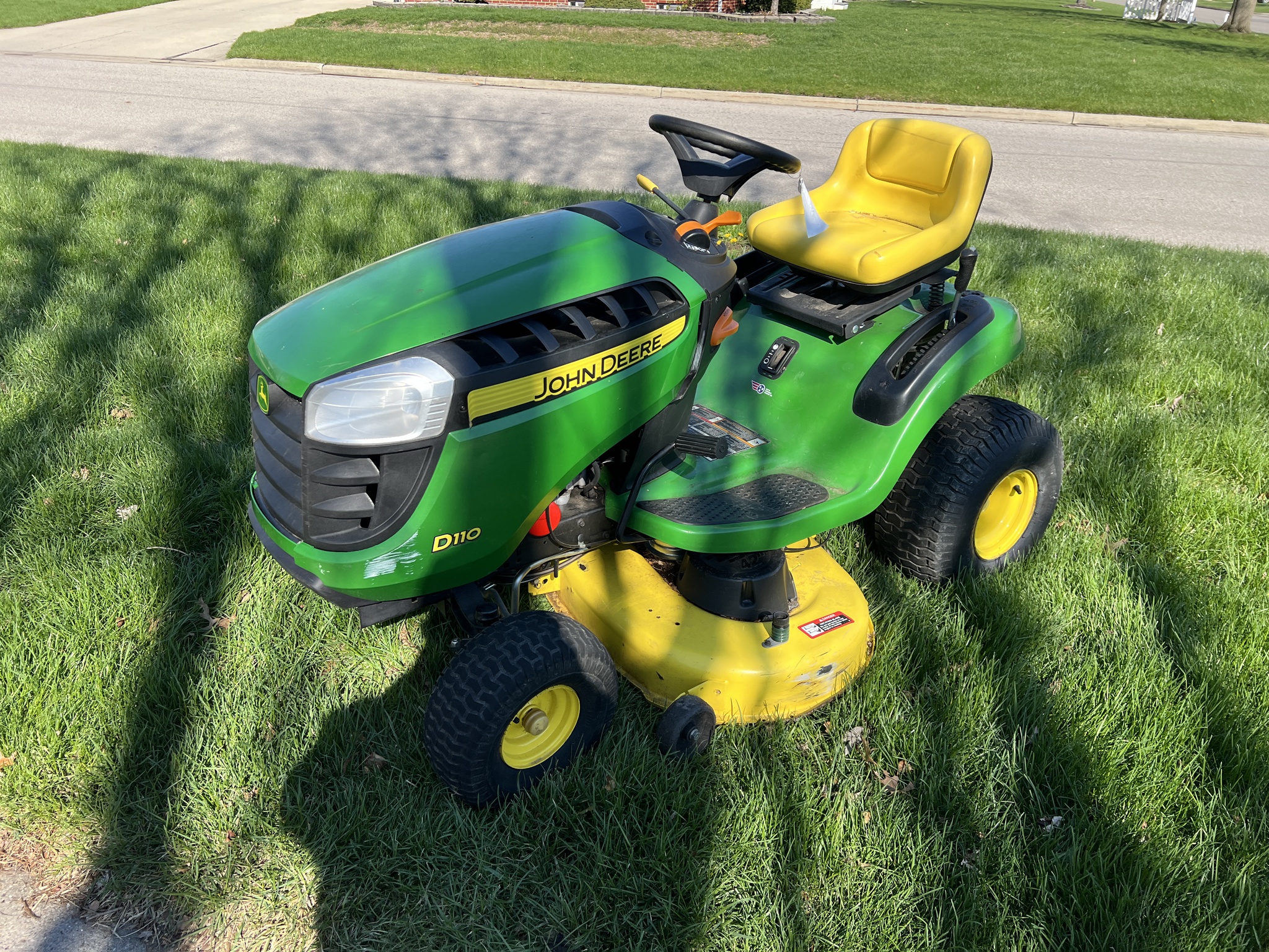 2017 John Deere D110 Image 1