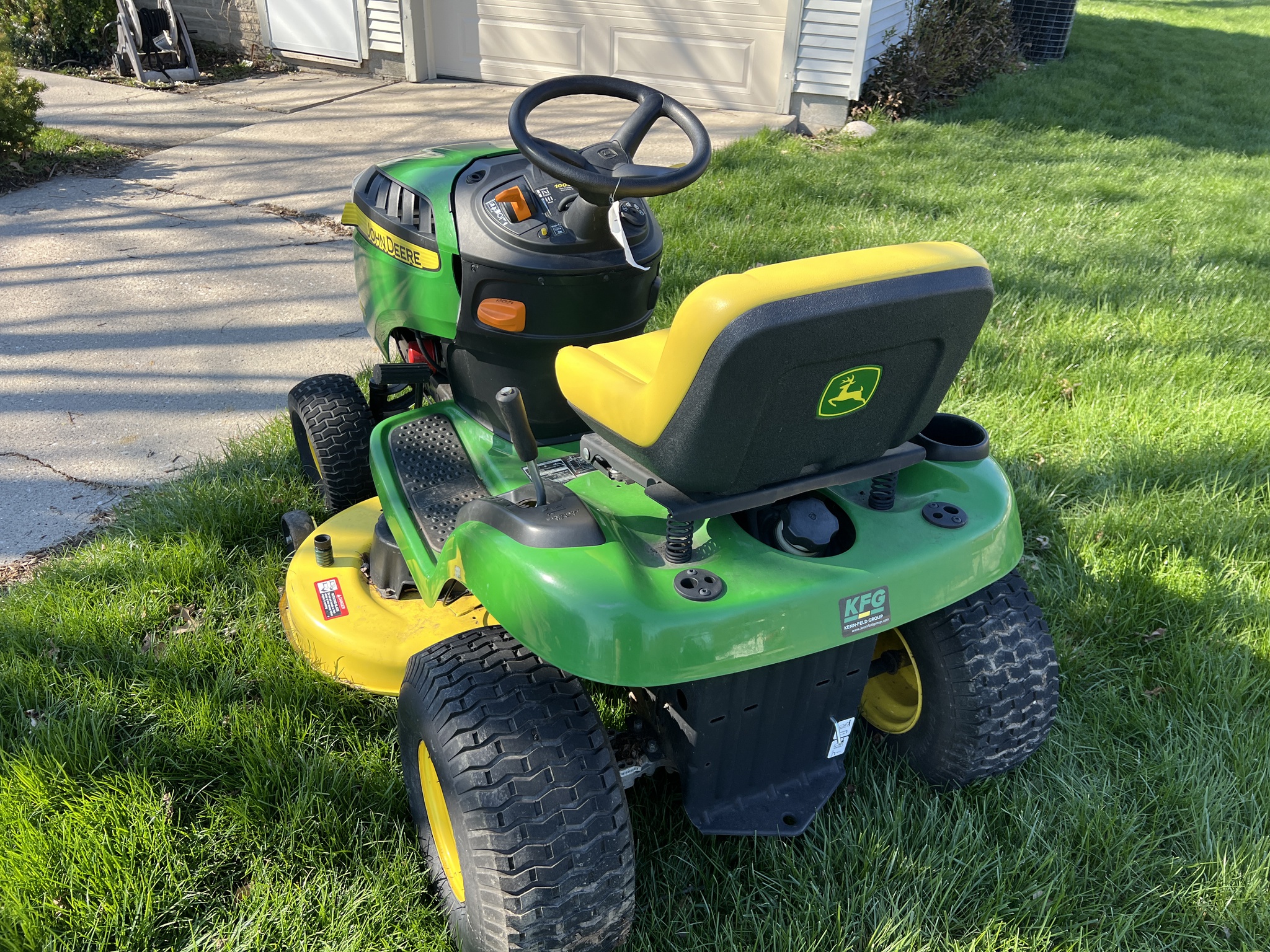 2017 John Deere D110 Image 3