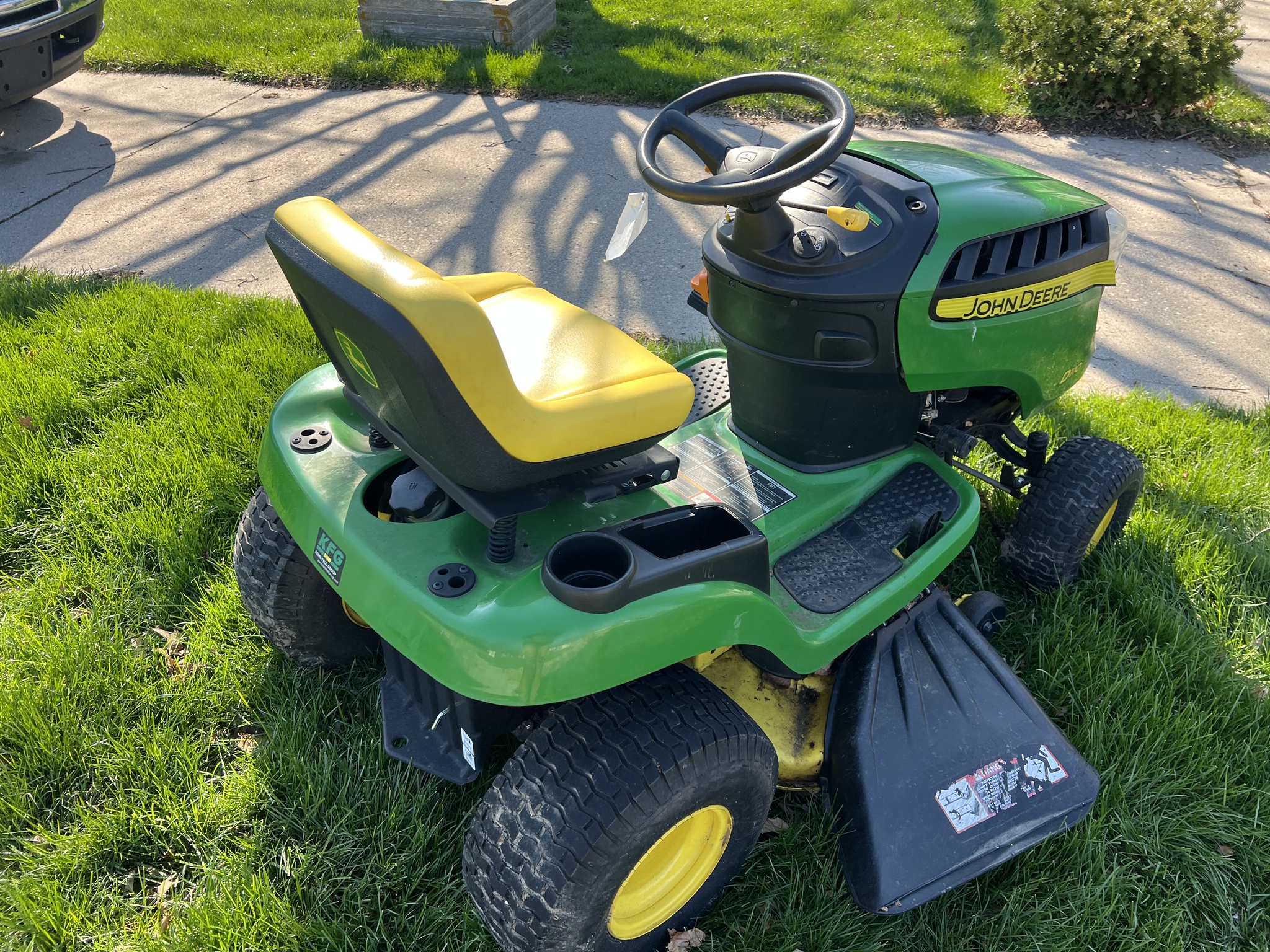 2017 John Deere D110 Image 4