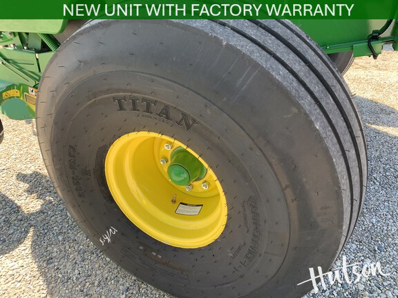 Photo of 2025 John Deere 561M