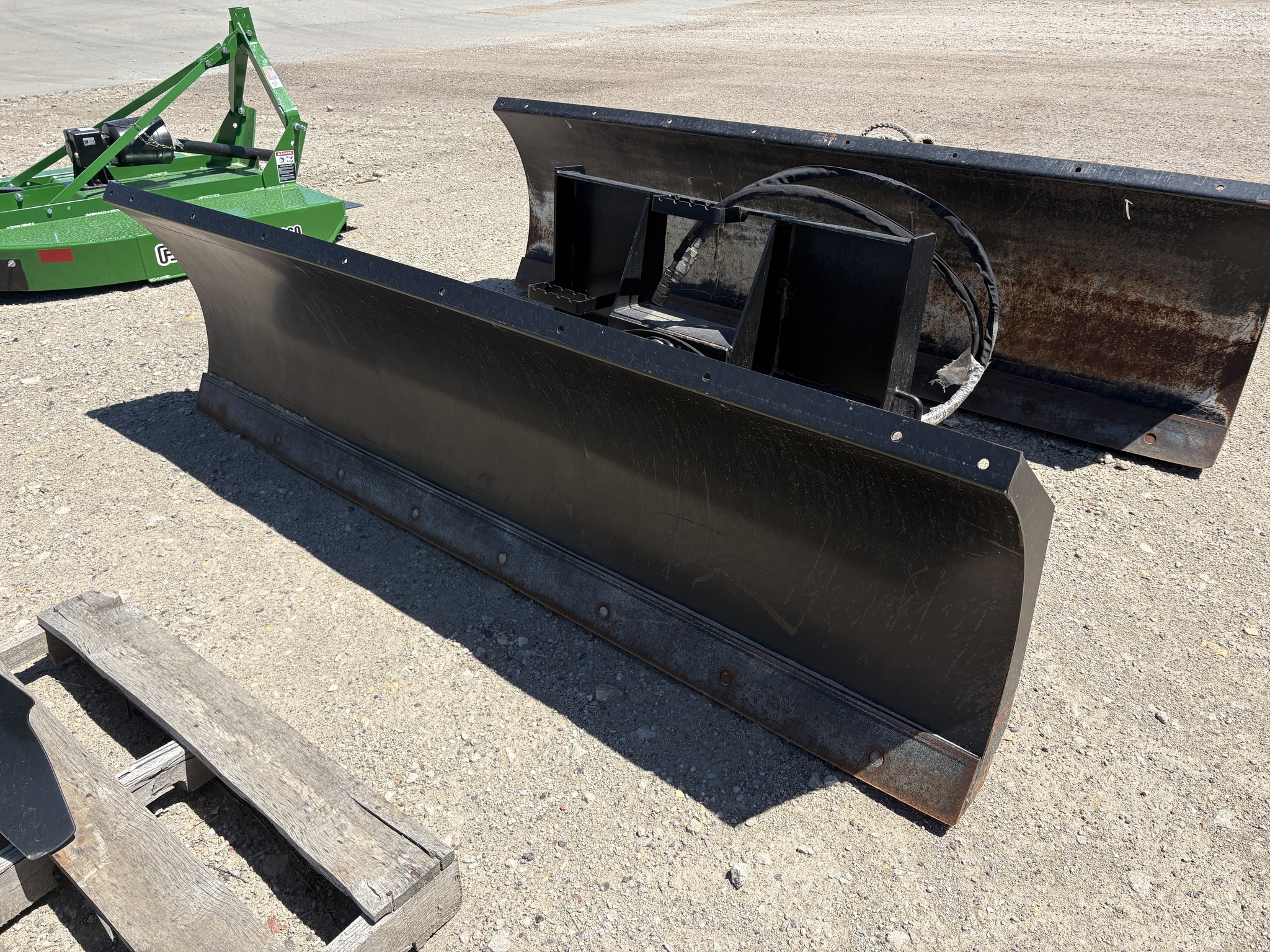2024 John Deere BL8B Image 1