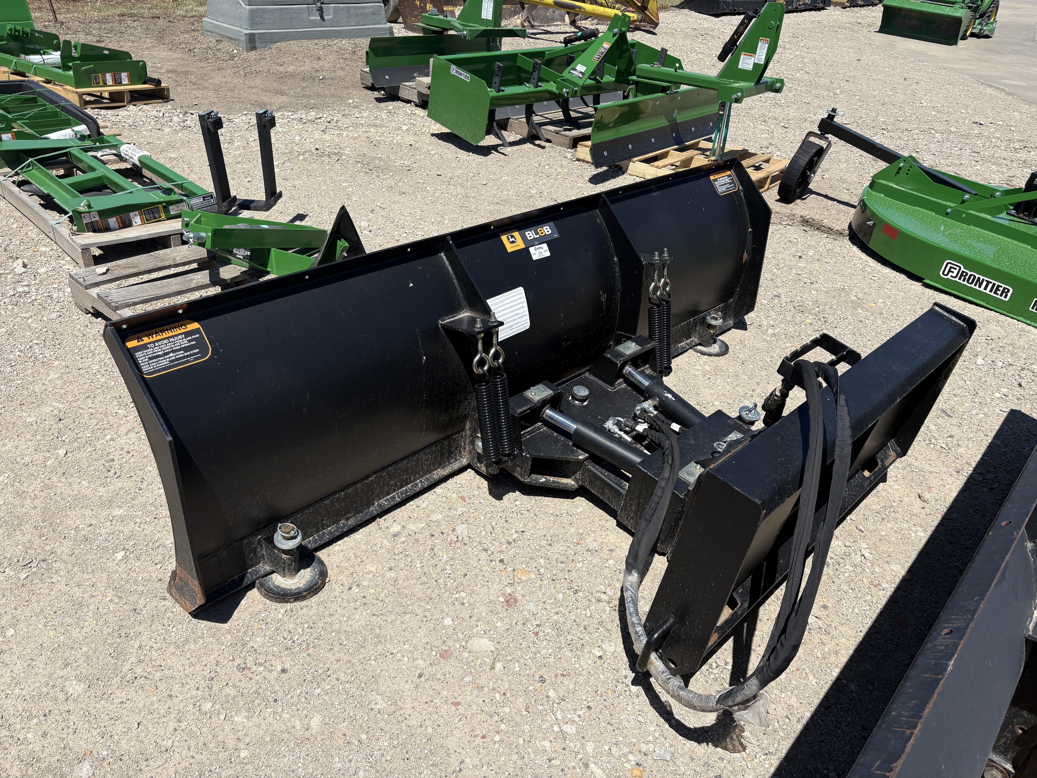 2024 John Deere BL8B Image 2