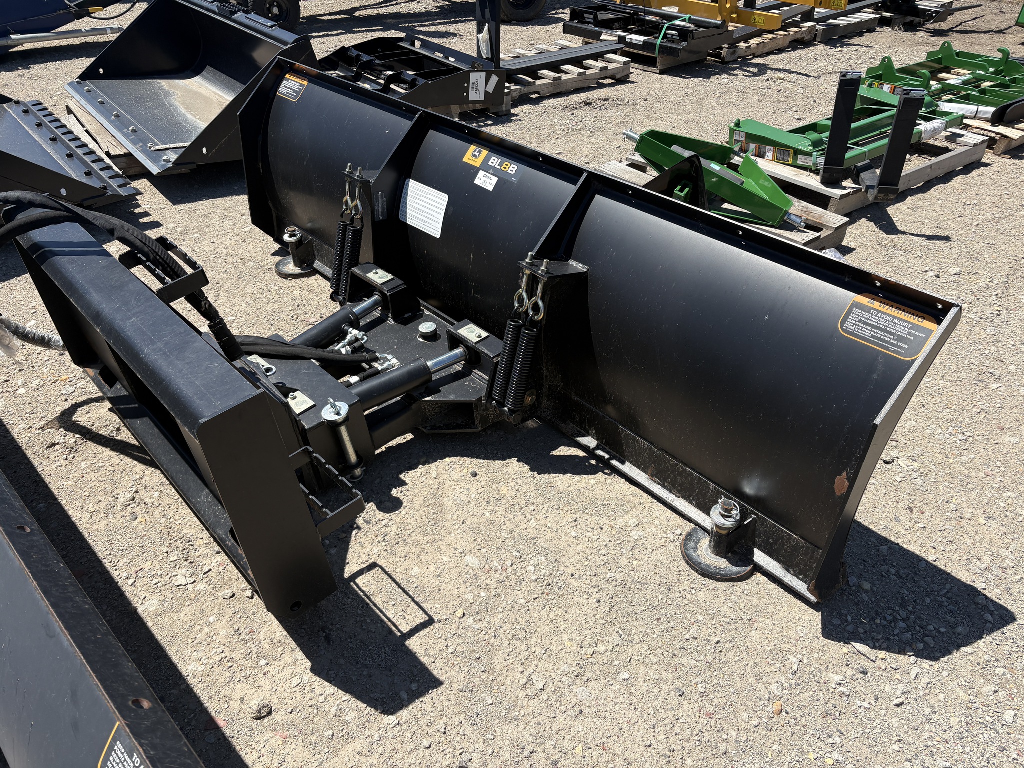 2024 John Deere BL8B Image 3