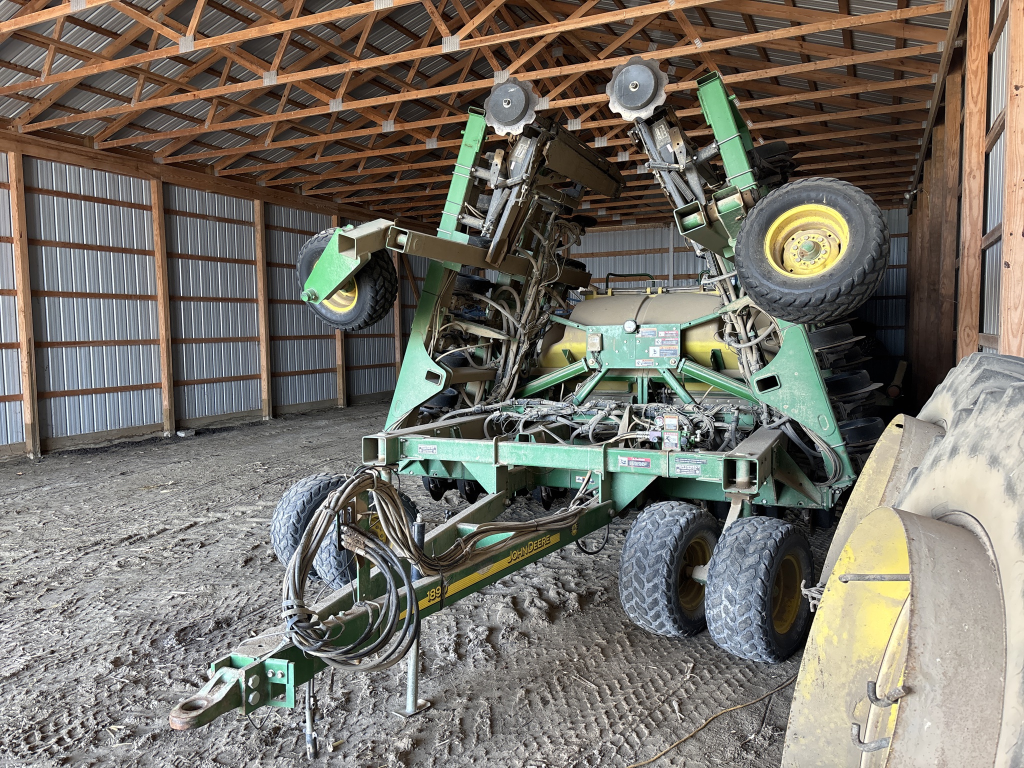 Used 2005 John Deere 1890 Air Drills and Seeders at Koenig Equipment in Anna, OH - PhotoXL1
