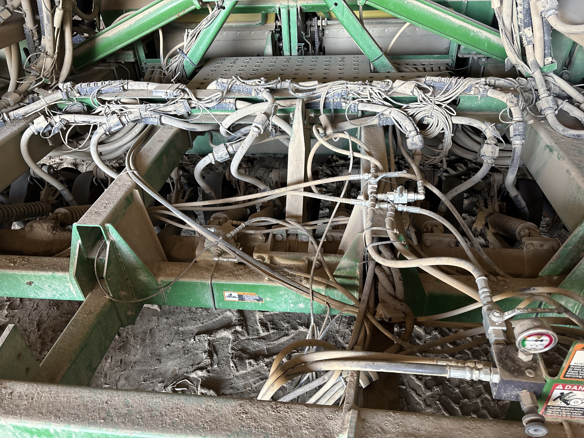 Used 2005 John Deere 1890 Air Drills and Seeders at Koenig Equipment in Anna, OH - PhotoXL10