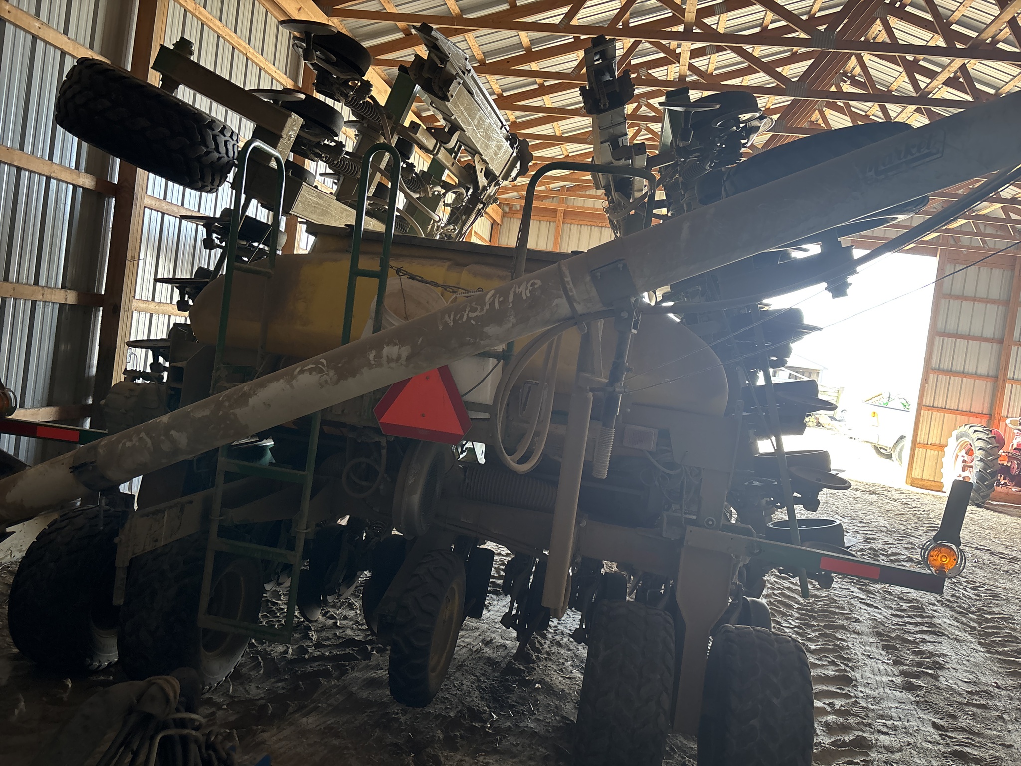 Used 2005 John Deere 1890 Air Drills and Seeders at Koenig Equipment in Anna, OH - PhotoXL25
