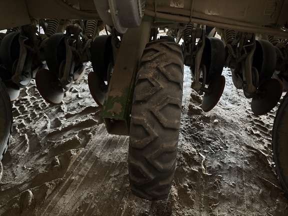 Used 2005 John Deere 1890 Air Drills and Seeders at Koenig Equipment in Anna, OH - Photo28