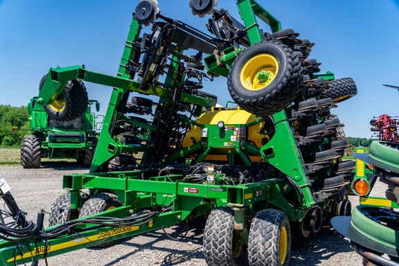 Used 2005 John Deere 1890 Air Drills and Seeders at Koenig Equipment in Anna, OH - Photo0