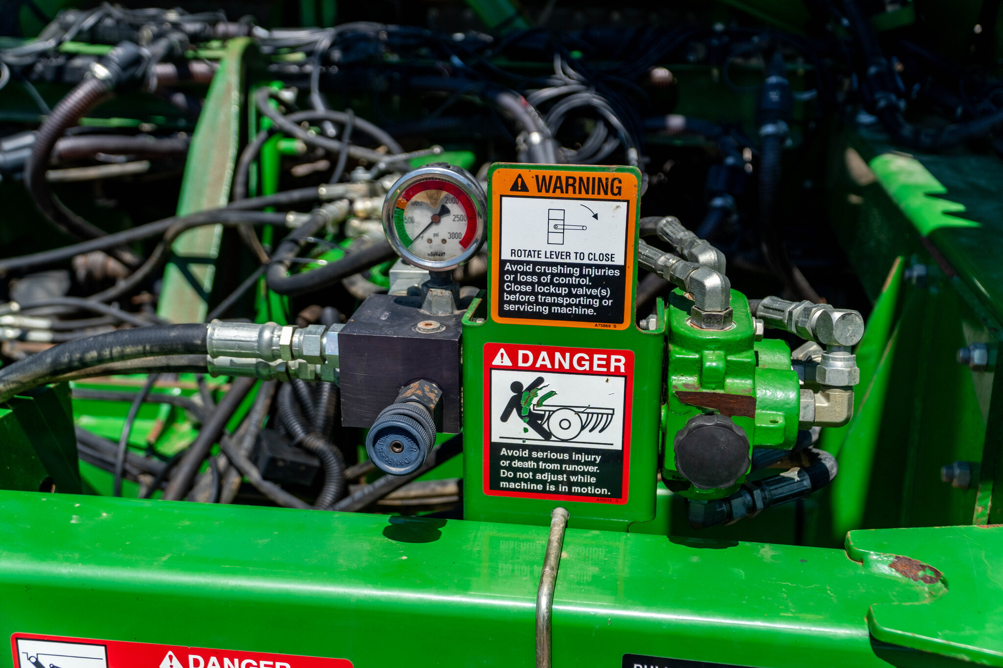Used 2005 John Deere 1890 Air Drills and Seeders at Koenig Equipment in Anna, OH - PhotoXL10