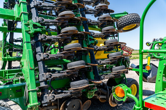 Used 2005 John Deere 1890 Air Drills and Seeders at Koenig Equipment in Anna, OH - Photo1