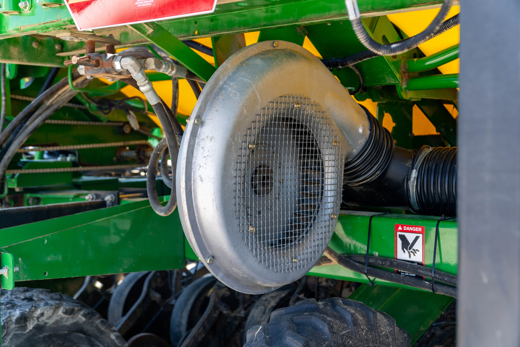 Used 2005 John Deere 1890 Air Drills and Seeders at Koenig Equipment in Anna, OH - PhotoXL20