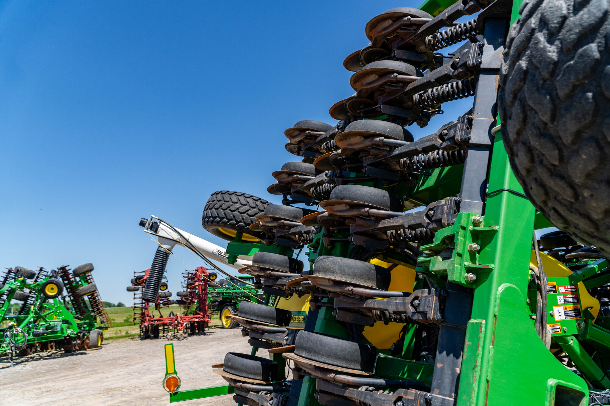 Used 2005 John Deere 1890 Air Drills and Seeders at Koenig Equipment in Anna, OH - PhotoXL28