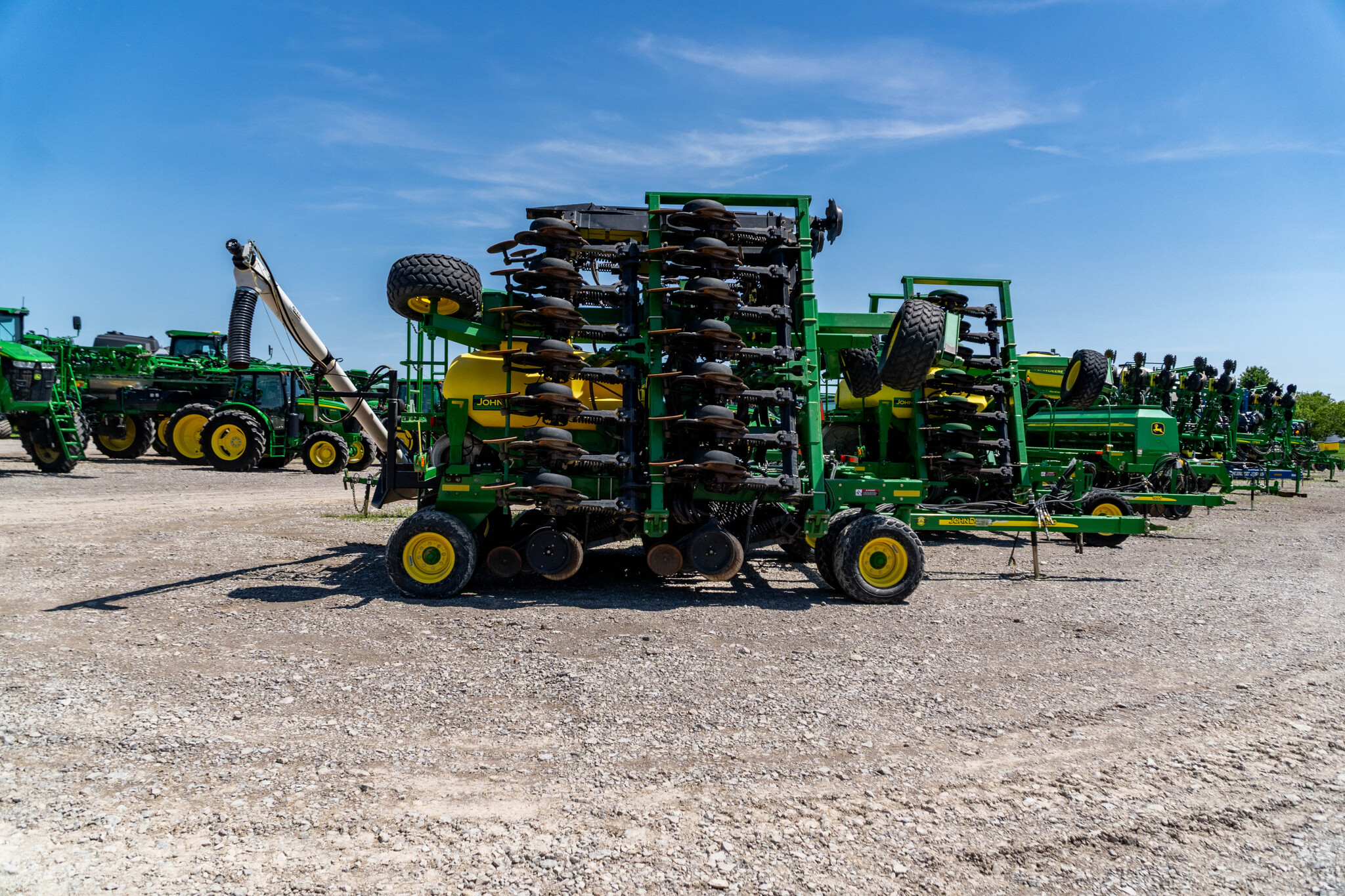 Used 2005 John Deere 1890 Air Drills and Seeders at Koenig Equipment in Anna, OH - PhotoXL5