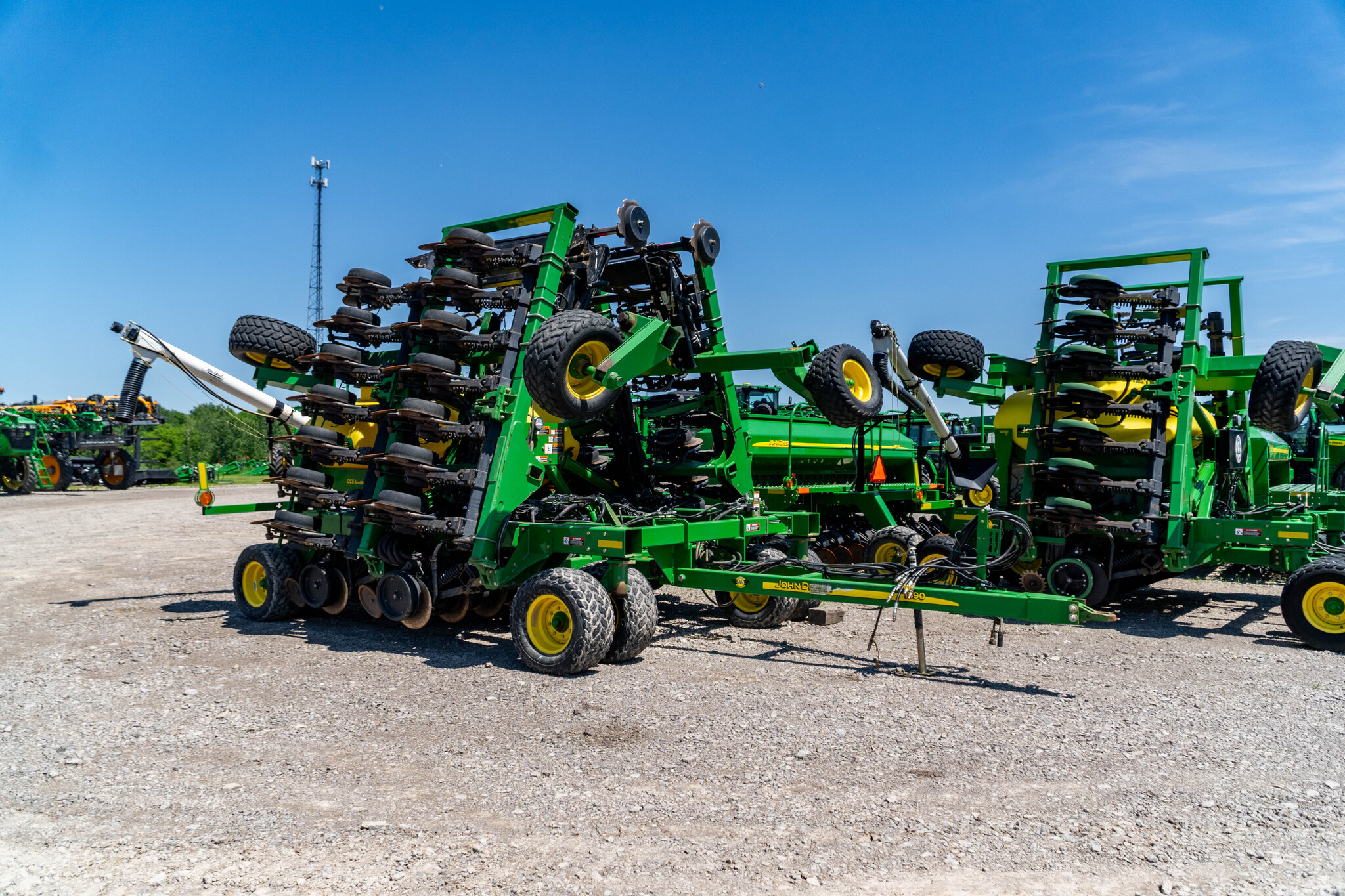 Used 2005 John Deere 1890 Air Drills and Seeders at Koenig Equipment in Anna, OH - PhotoXL6