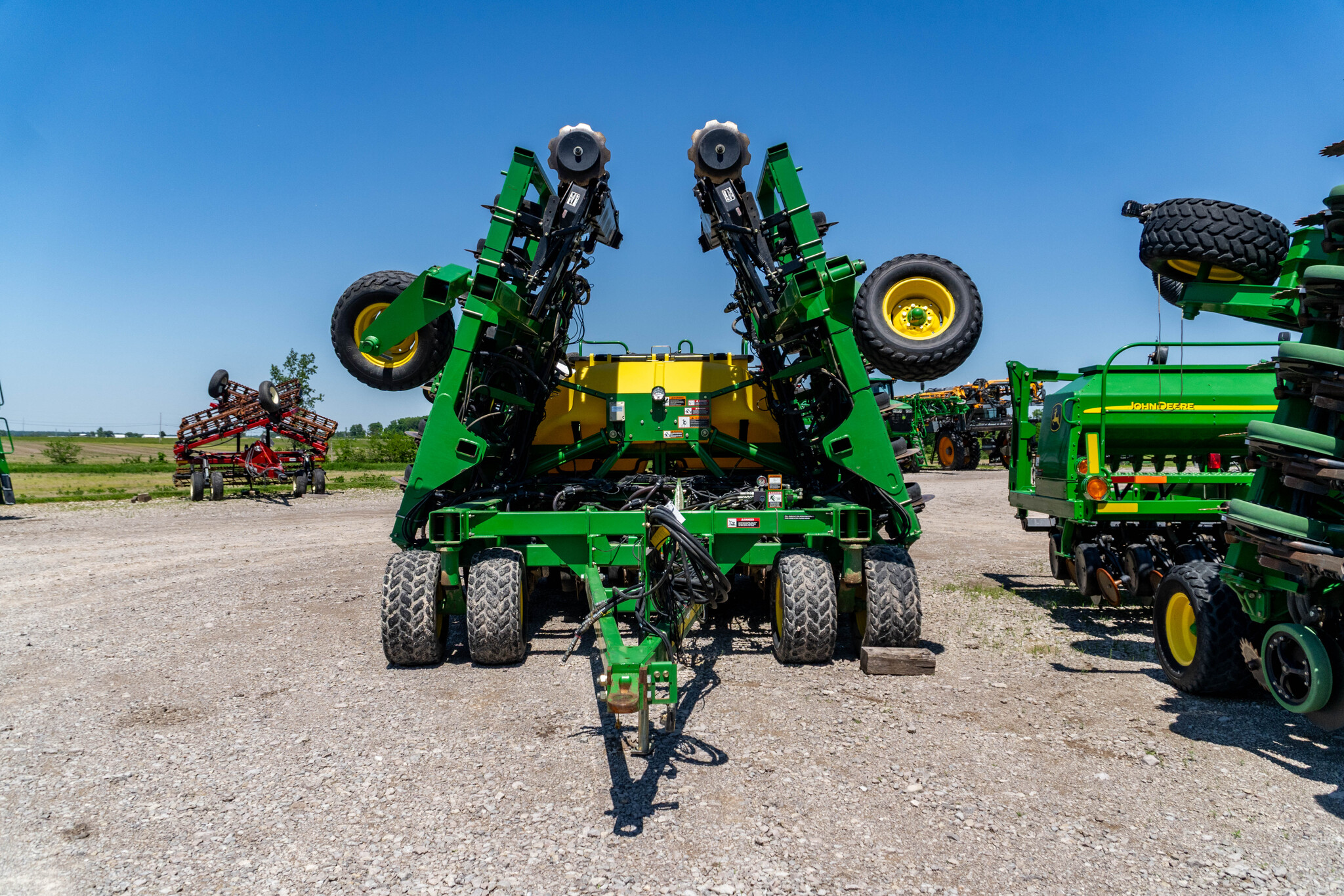 Used 2005 John Deere 1890 Air Drills and Seeders at Koenig Equipment in Anna, OH - PhotoXL7