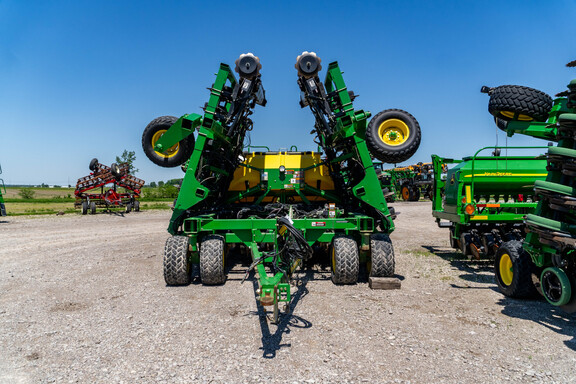 Used 2005 John Deere 1890 Air Drills and Seeders at Koenig Equipment in Anna, OH - Photo7
