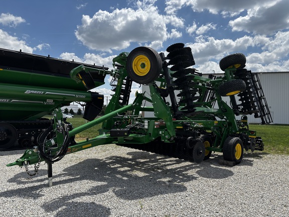 New In-Stock 2024 John Deere 2660VT Vertical Tillage at Koenig Equipment in Greenville, OH - Photo0