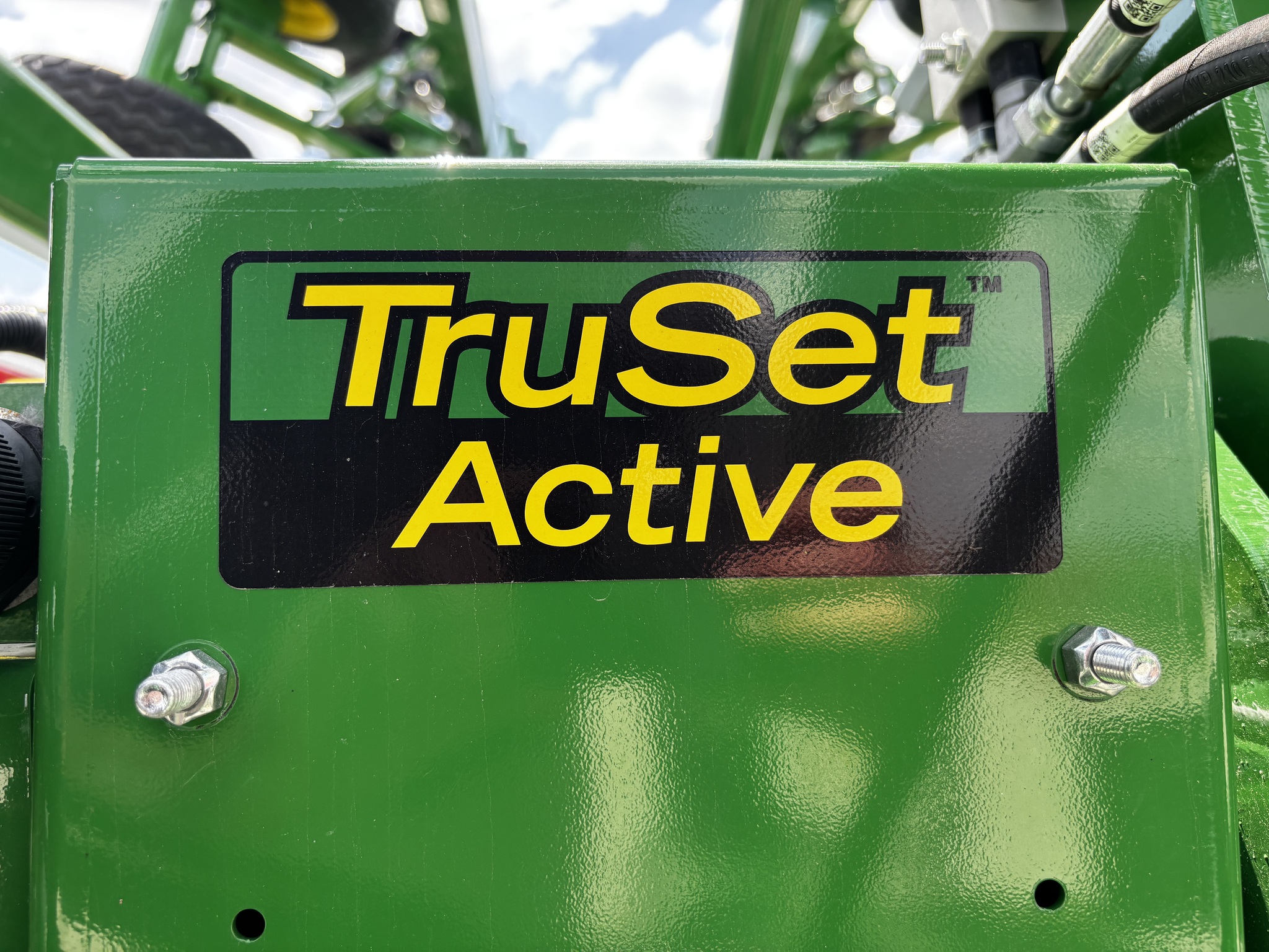 New In-Stock 2024 John Deere 2660VT Vertical Tillage at Koenig Equipment in Greenville, OH - PhotoXL7