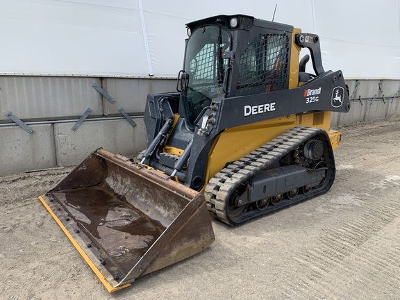 Photo of a 2024 John Deere 325G