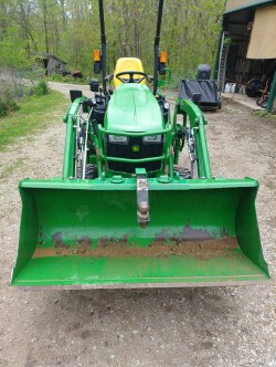 2020 John Deere 1025R Image 2