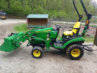 2020 John Deere 1025R Image 1