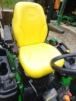 2020 John Deere 1025R Image 5