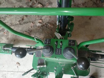 2020 John Deere 1025R Image 7