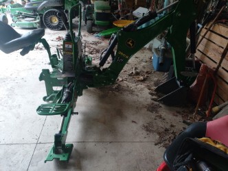 2020 John Deere 1025R Image 9